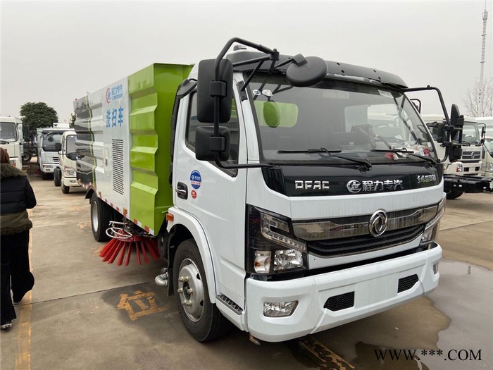 程力威光伏太陽板清洗車廠家直供