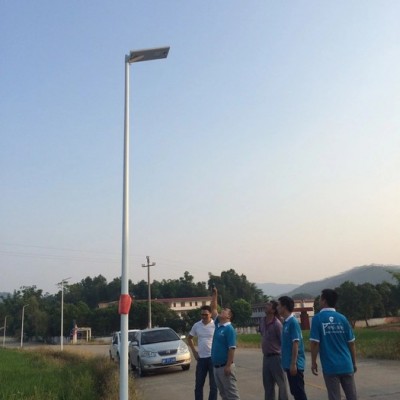 中投陽光太陽能路燈,縣鄉道路太陽能路燈,太陽能路燈廠家