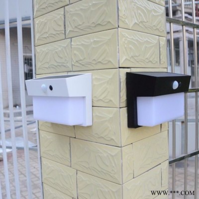 RUOCLN戶外太陽(yáng)能人體感應(yīng)壁燈 防水草坪燈庭院燈 花園裝飾太陽(yáng)能led燈