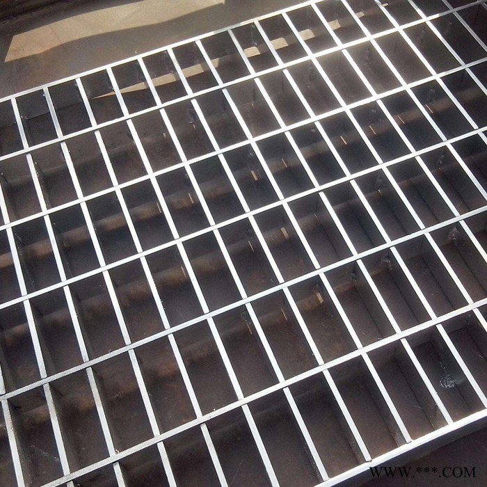 平臺踏步板風力發(fā)電鋼格柵A3踏步板復合鋼蓋板