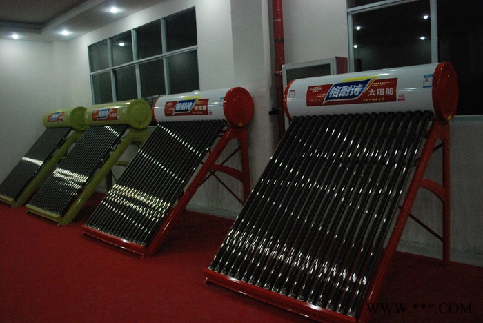 立式太陽能熱水器