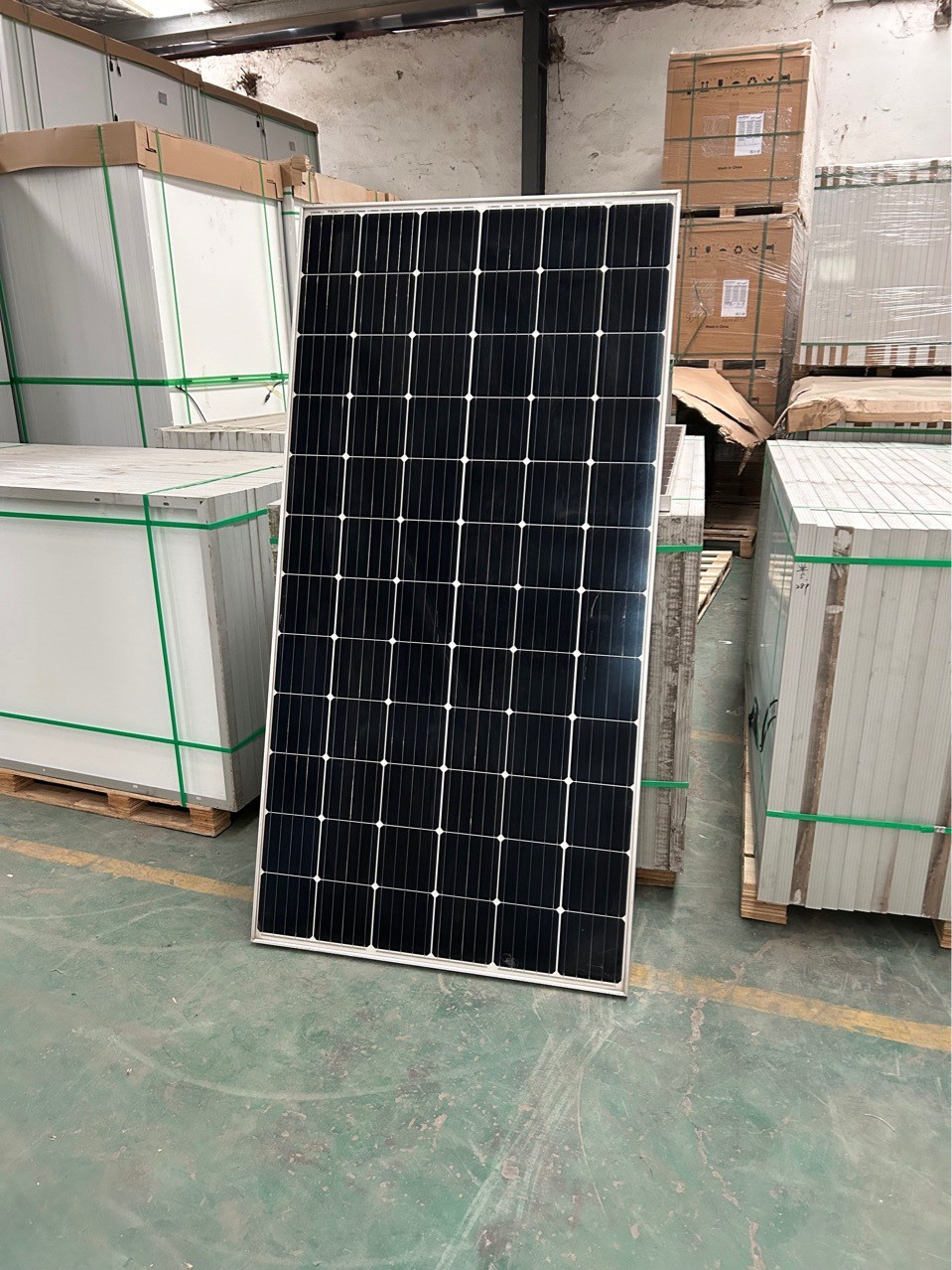 單晶硅光伏板單晶380W發電板 二手拆卸光伏電站